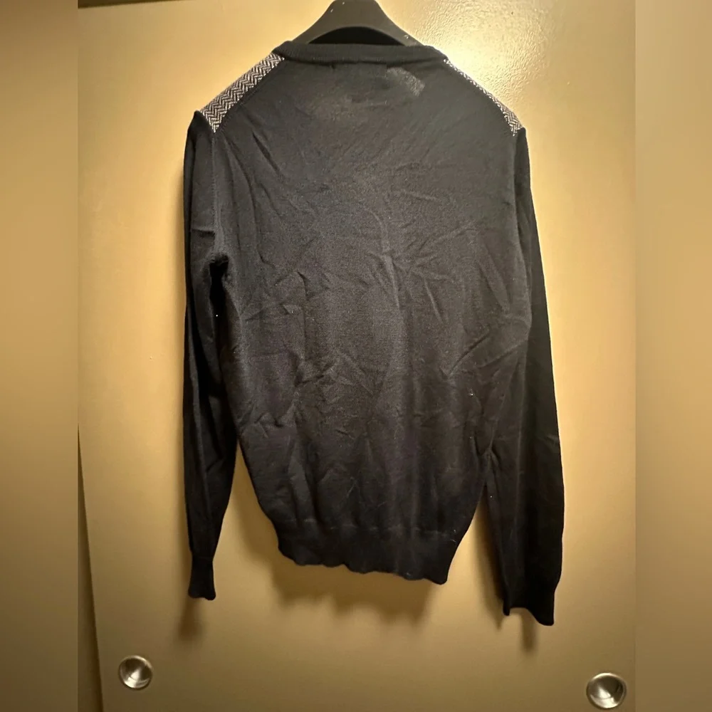 Gianetti Italian Wool blend gray and black v neck sweater